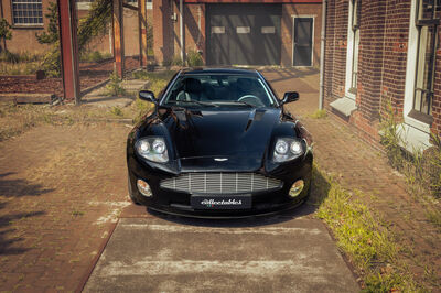 Aston Martin V12 Vanquish