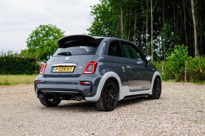 Abarth 695 1.4 T-Jet Esseesse 70th Anniversary