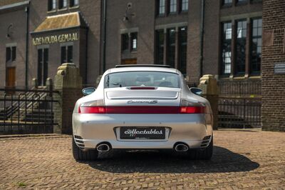 Porsche 911 Carrera 4S (996)