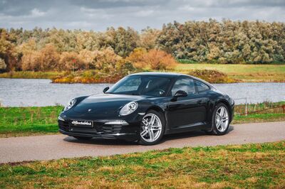Porsche 911 Carrera (991)