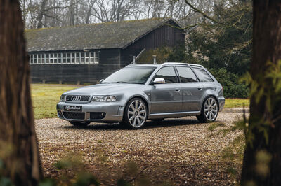 Audi RS4 Avant Quattro V6 Biturbo (B5)
