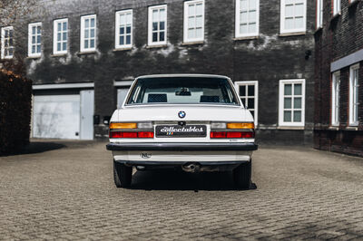 BMW 518i (E28)