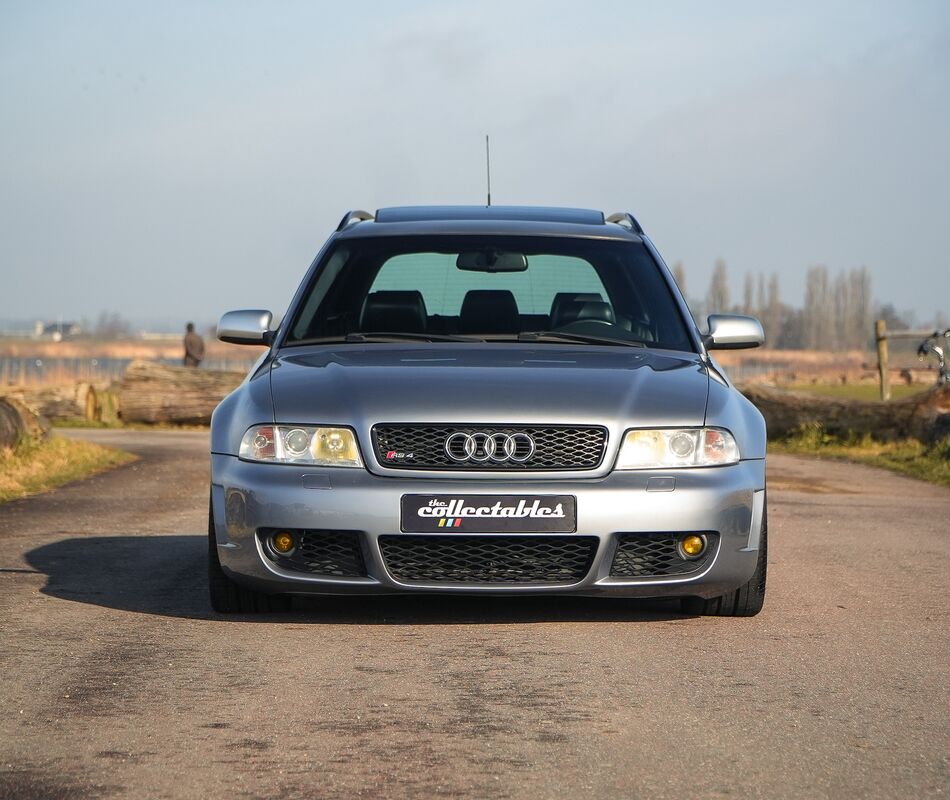 Audi RS4 Avant 2.7 V6 bi-turbo quattro 