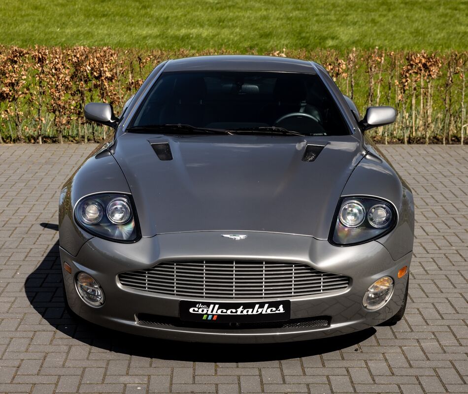 Aston Martin Vanquish 5.9